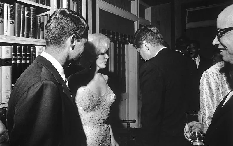 Mroczne oblicze blondynki: odkrywanie biografii Marilyn Monroe w nowym filmie