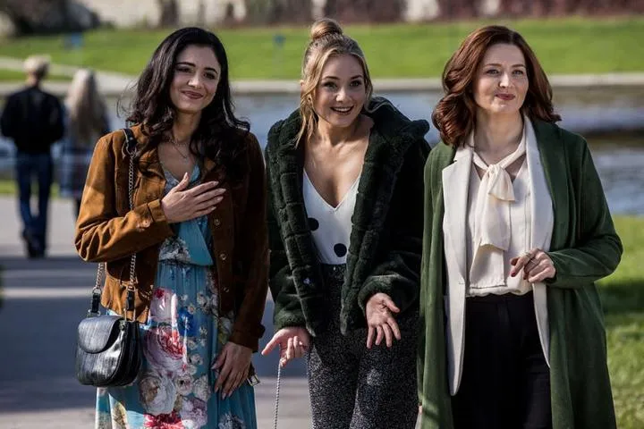 Odkryj „Papiery na szczęście” – pełne streszczenie, które zainspiruje do zmian