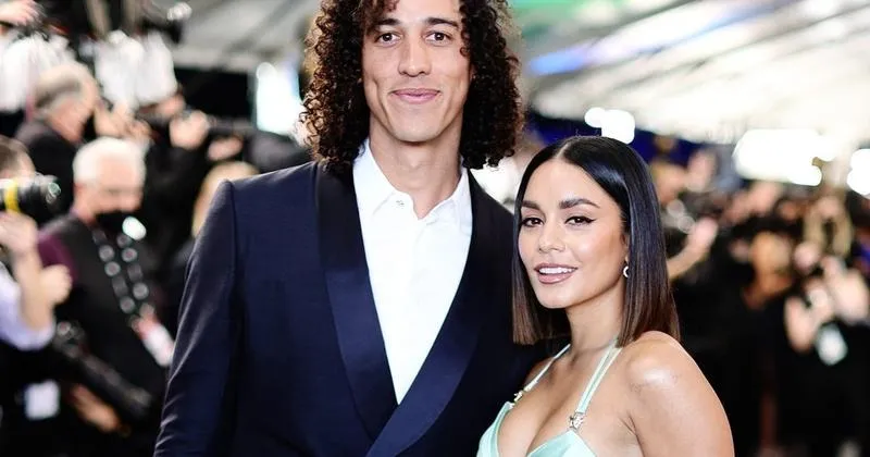 Vanessa Hudgens i Julianne Hough zachwycają jako prowadzące pre-show na czerwonym dywanie Oscarów