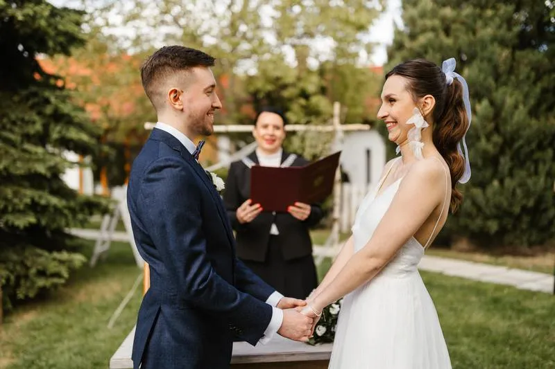 Trendy w modzie ślubnej